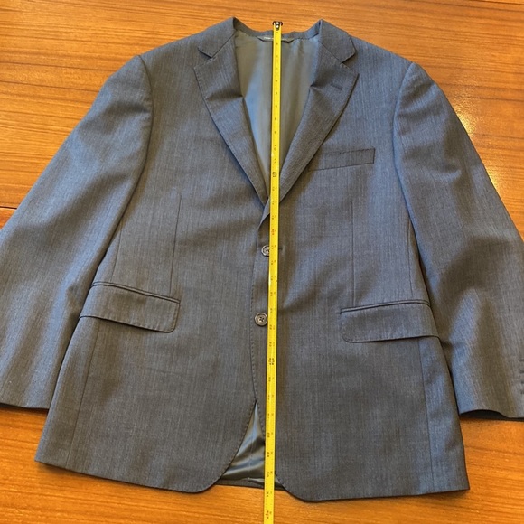 Samuelsohn blazer in superb condition in 44R. It is grey with blue undertone - Picture 3 of 16
